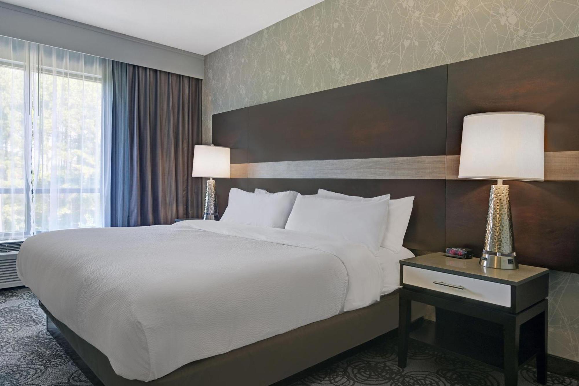 Four Points By Sheraton Birmingham Хоумууд Екстериор снимка