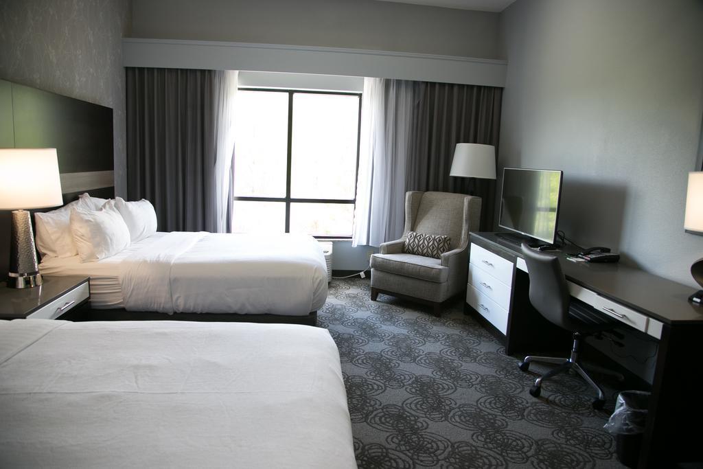 Four Points By Sheraton Birmingham Хоумууд Екстериор снимка
