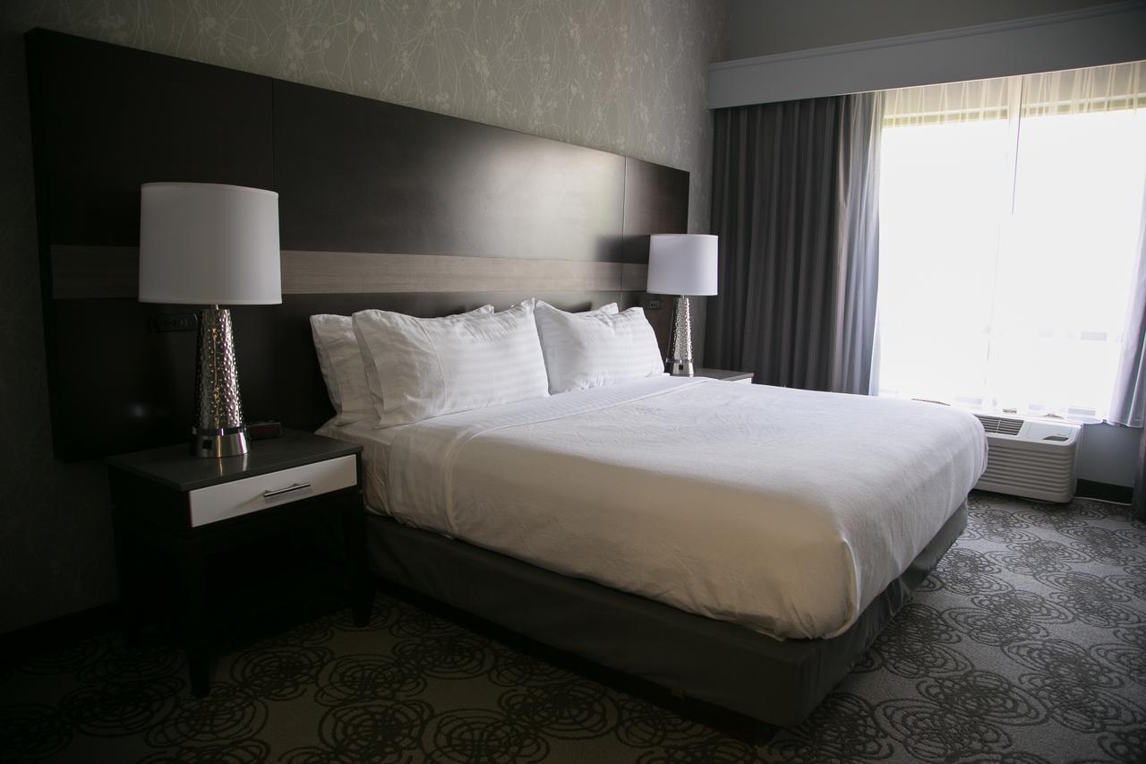 Four Points By Sheraton Birmingham Хоумууд Екстериор снимка