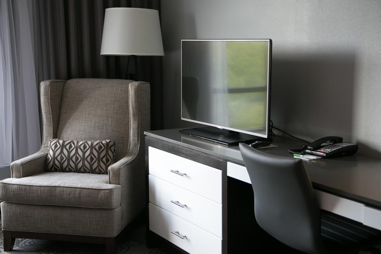 Four Points By Sheraton Birmingham Хоумууд Екстериор снимка