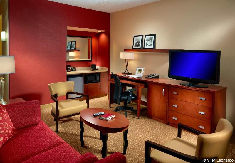 Four Points By Sheraton Birmingham Хоумууд Екстериор снимка
