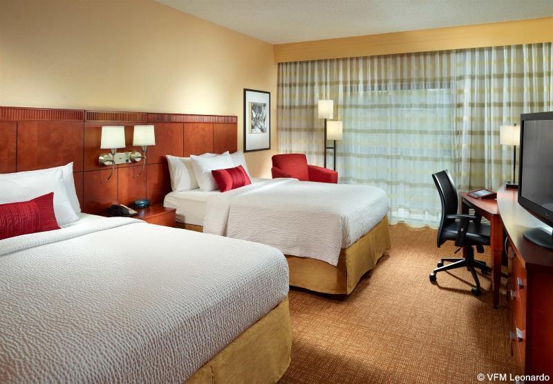 Four Points By Sheraton Birmingham Хоумууд Екстериор снимка