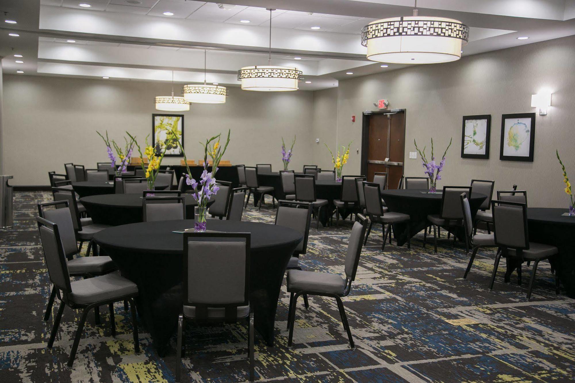 Four Points By Sheraton Birmingham Хоумууд Екстериор снимка