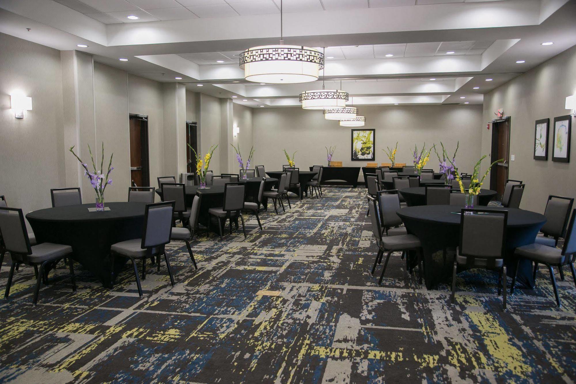Four Points By Sheraton Birmingham Хоумууд Екстериор снимка