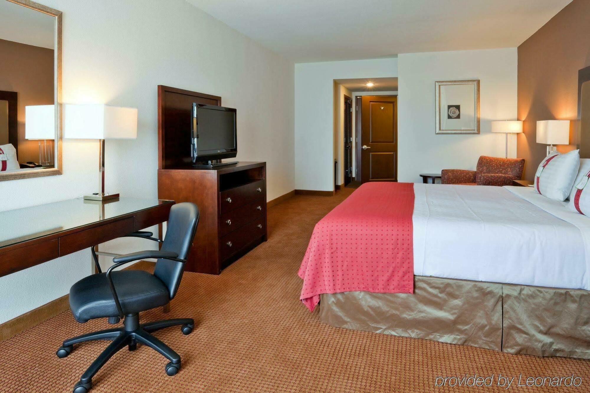 Four Points By Sheraton Birmingham Хоумууд Екстериор снимка